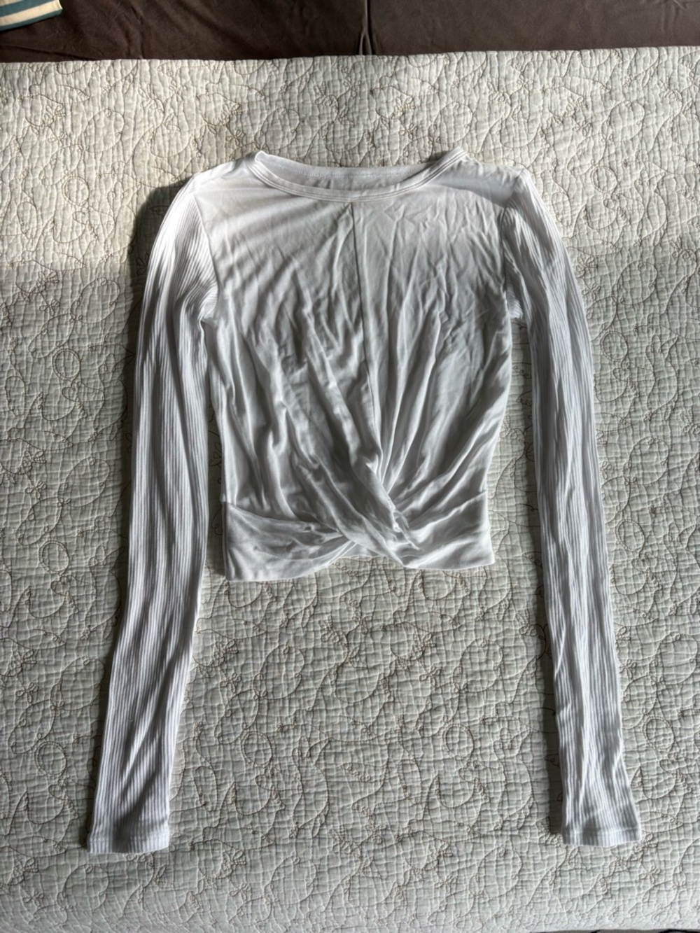Alo front twist White Long-Sleeve Top